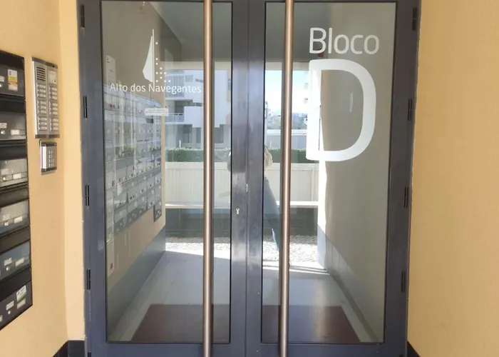 דירה T3 2ºb Navegantes - Casas & Papeis Armação de Pêra