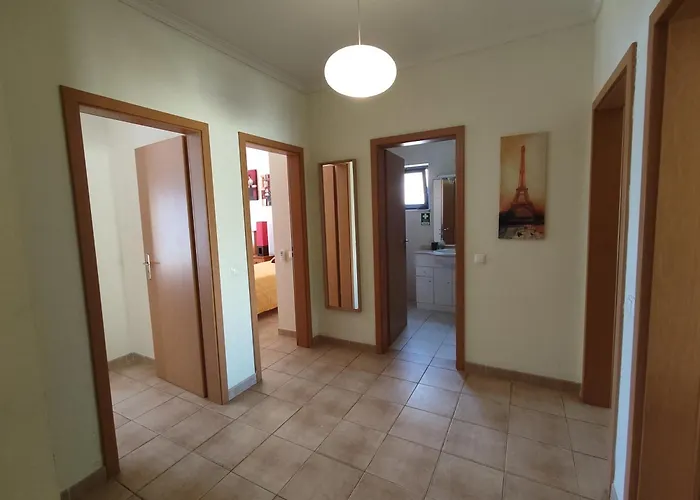 דירה T3 2ºb Navegantes - Casas & Papeis Armação de Pêra